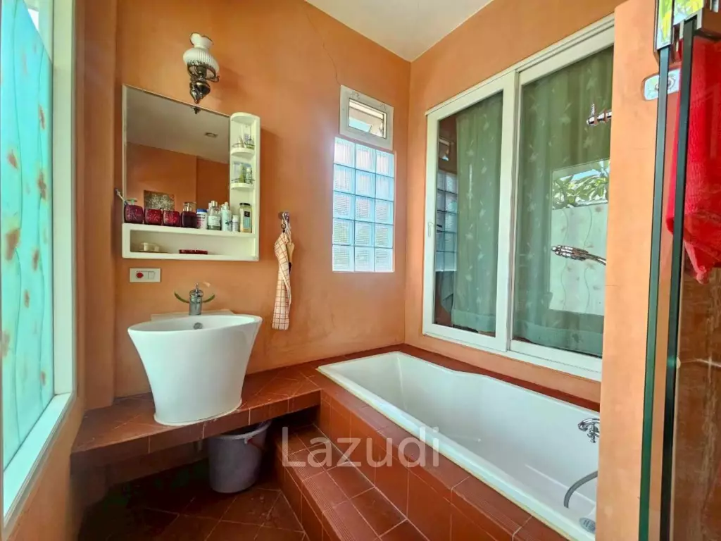 CHUKAMOL RESORT : Cozy 2 Bed villa near the beach