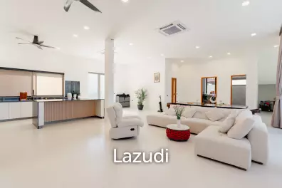 Modern 4-Bedroom Sea View Villa in Chaweng Hills