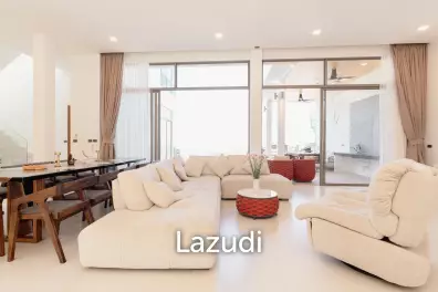 Modern 4-Bedroom Sea View Villa in Chaweng Hills