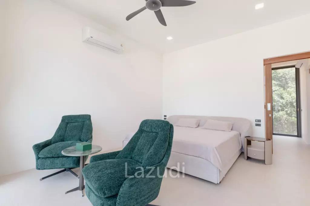 Modern 4-Bedroom Sea View Villa in Chaweng Hills