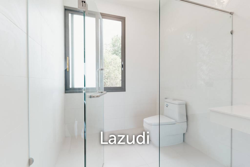 Modern 4-Bedroom Sea View Villa in Chaweng Hills