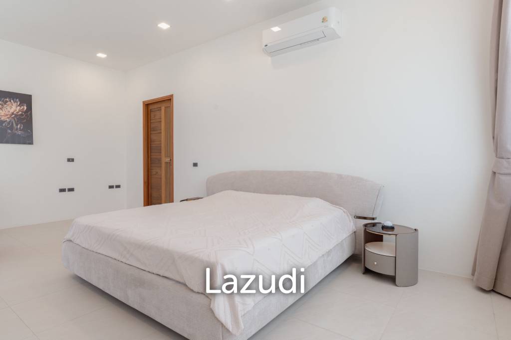 Modern 4-Bedroom Sea View Villa in Chaweng Hills
