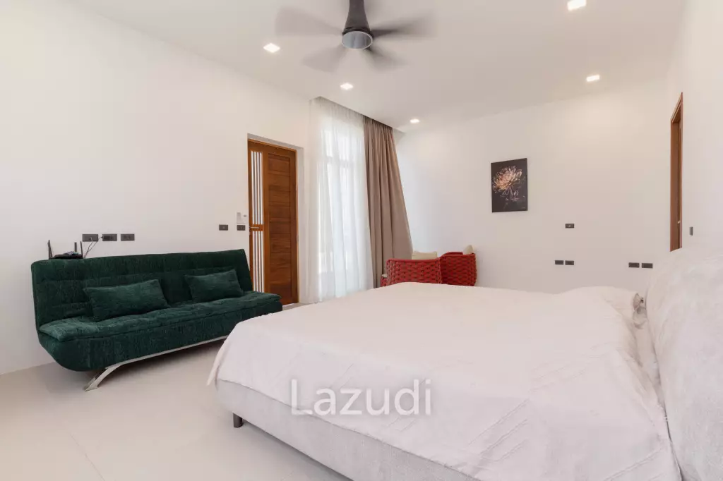 Modern 4-Bedroom Sea View Villa in Chaweng Hills