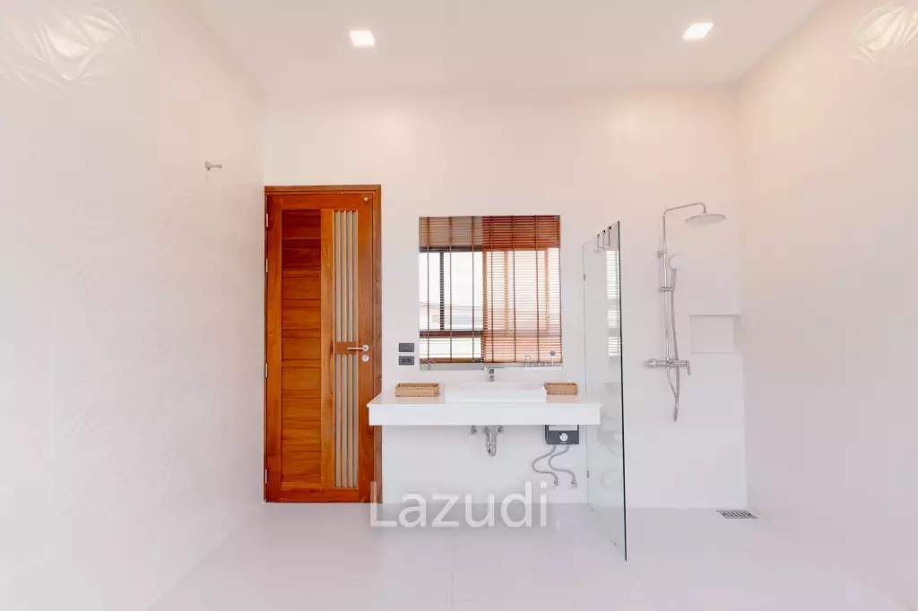 Modern 4-Bedroom Sea View Villa in Chaweng Hills