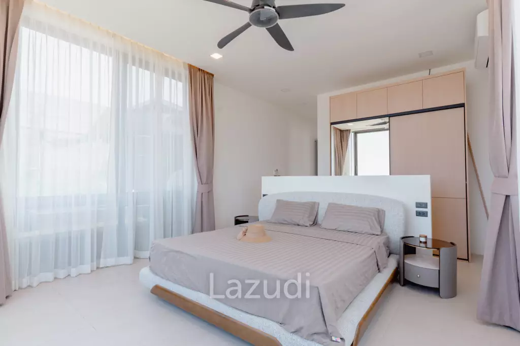 Modern 4-Bedroom Sea View Villa in Chaweng Hills