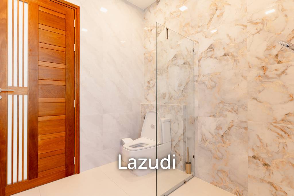 Modern 4-Bedroom Sea View Villa in Chaweng Hills