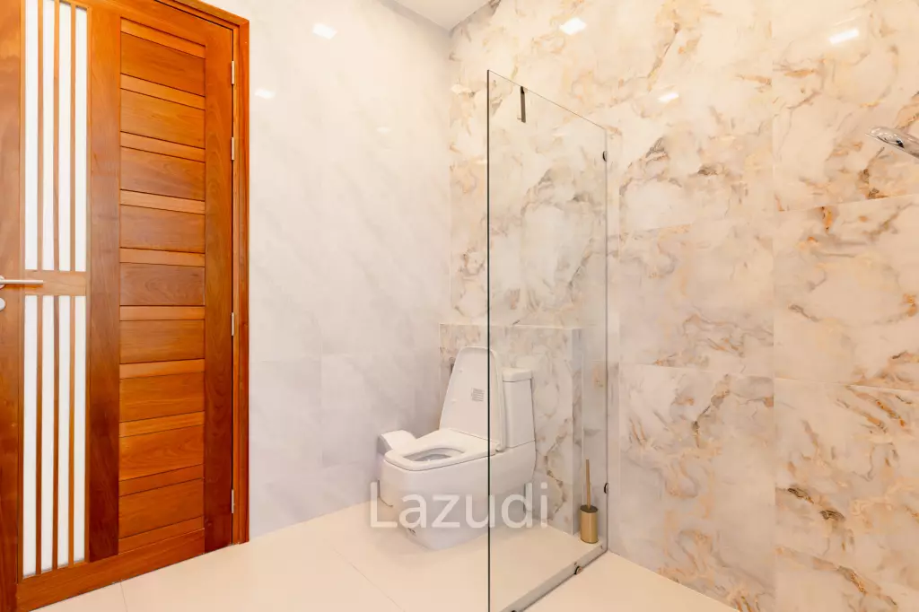 Modern 4-Bedroom Sea View Villa in Chaweng Hills