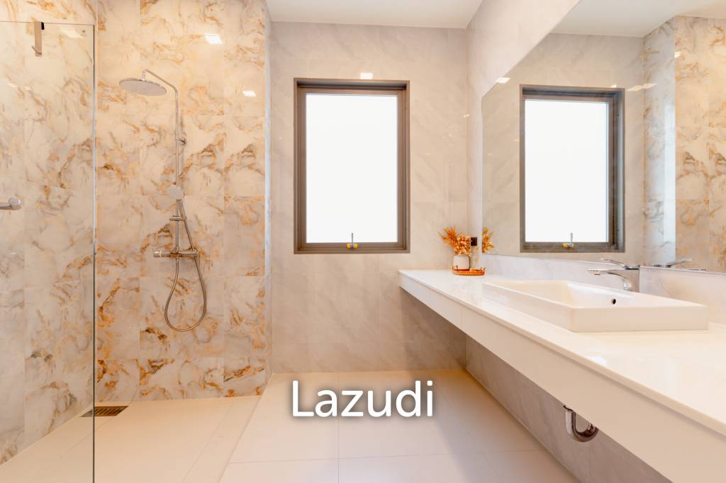 Modern 4-Bedroom Sea View Villa in Chaweng Hills