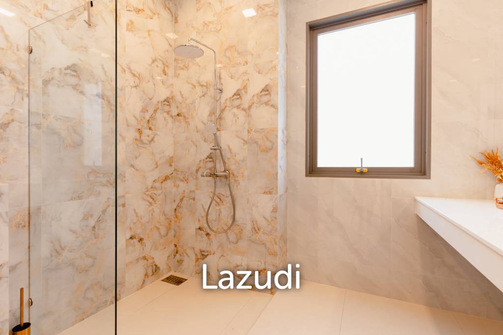 Modern 4-Bedroom Sea View Villa in Chaweng Hills