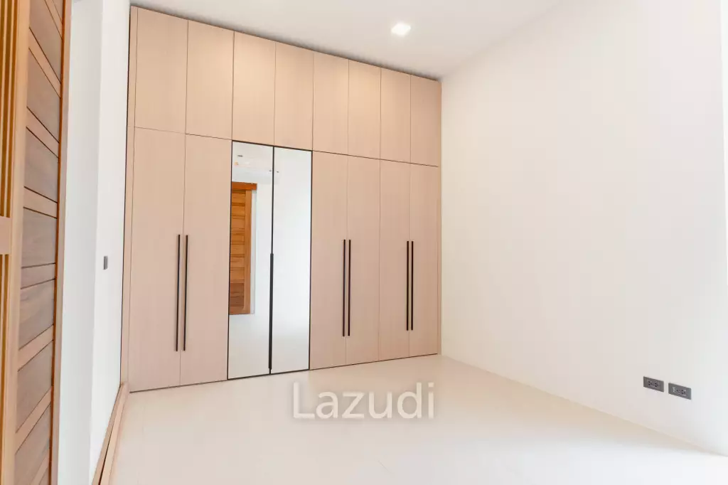 Modern 4-Bedroom Sea View Villa in Chaweng Hills