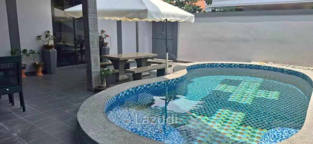 Spacious 4 Bedroom Pool Villa Pattaya Lagoon