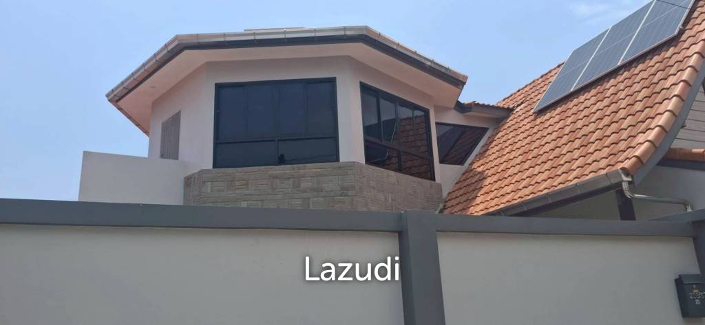 Spacious 4 Bedroom Pool Villa Pattaya Lagoon