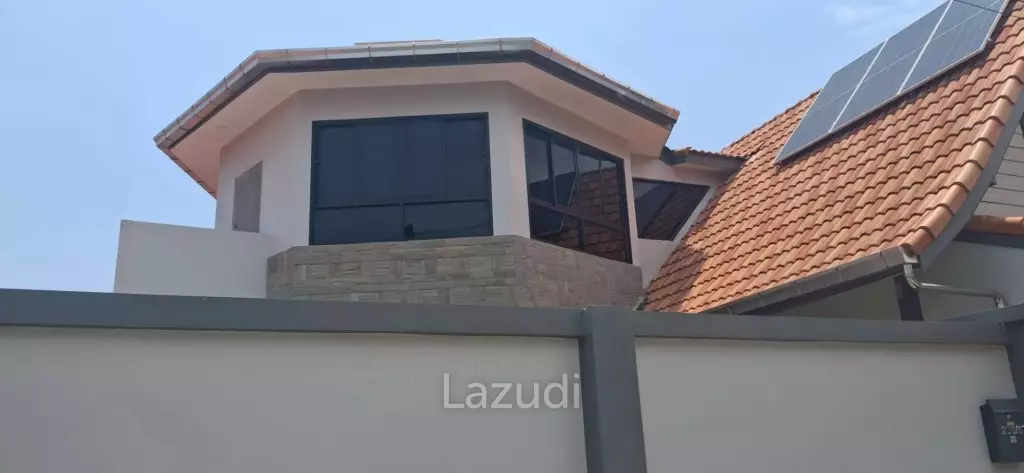 Spacious 4 Bedroom Pool Villa Pattaya Lagoon
