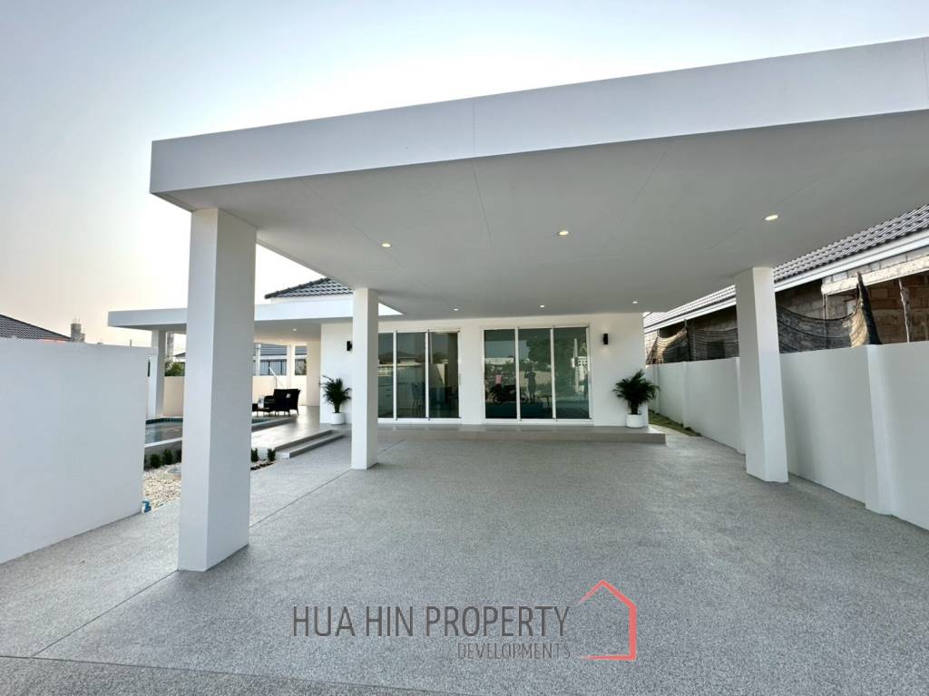 BRAND NEW VILLA NEAR BLACK MOUNTAIN GOLF COURSE : 3 bed modern pool villa