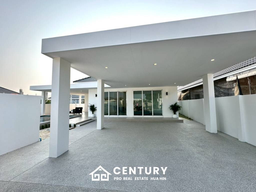 BRAND NEW VILLA NEAR BLACK MOUNTAIN GOLF COURSE : 3 bed modern pool villa