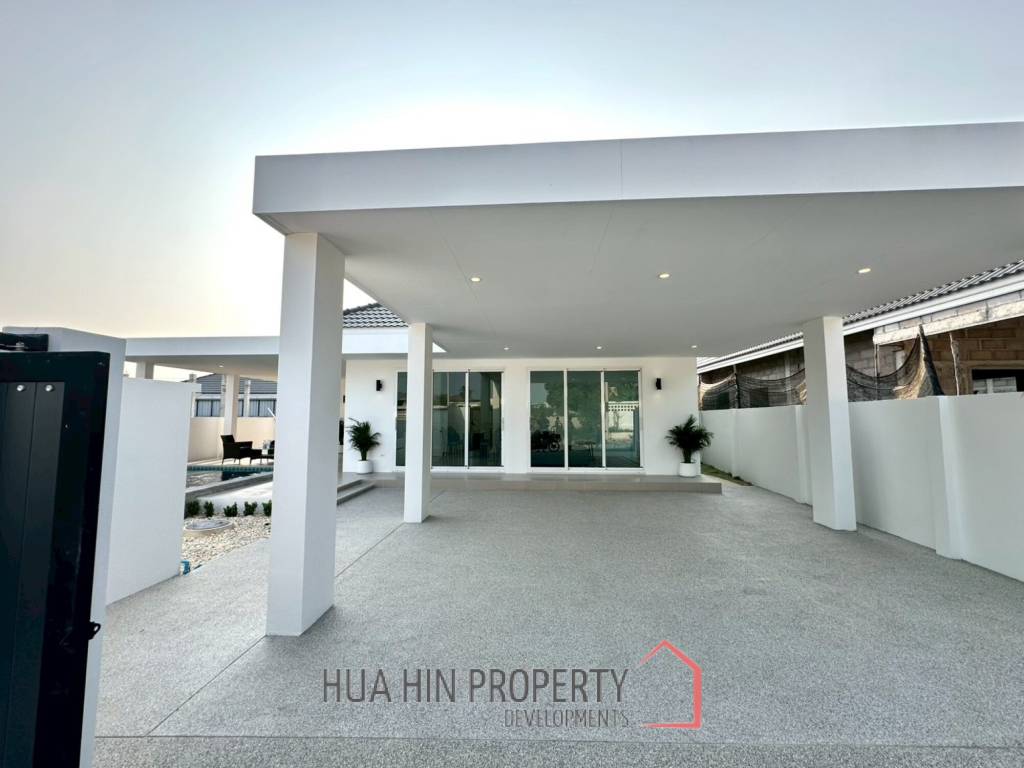 BRAND NEW VILLA NEAR BLACK MOUNTAIN GOLF COURSE : 3 bed modern pool villa
