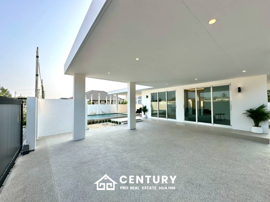 BRAND NEW VILLA NEAR BLACK MOUNTAIN GOLF COURSE : 3 bed modern pool villa