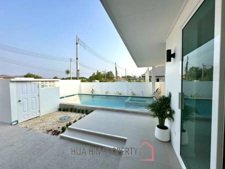 BRAND NEW VILLA NEAR BLACK MOUNTAIN GOLF COURSE : 3 bed modern pool villa