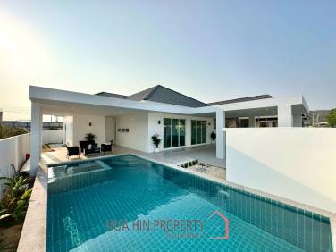 BRAND NEW VILLA NEAR BLACK MOUNTAIN GOLF COURSE : 3 bed modern pool villa