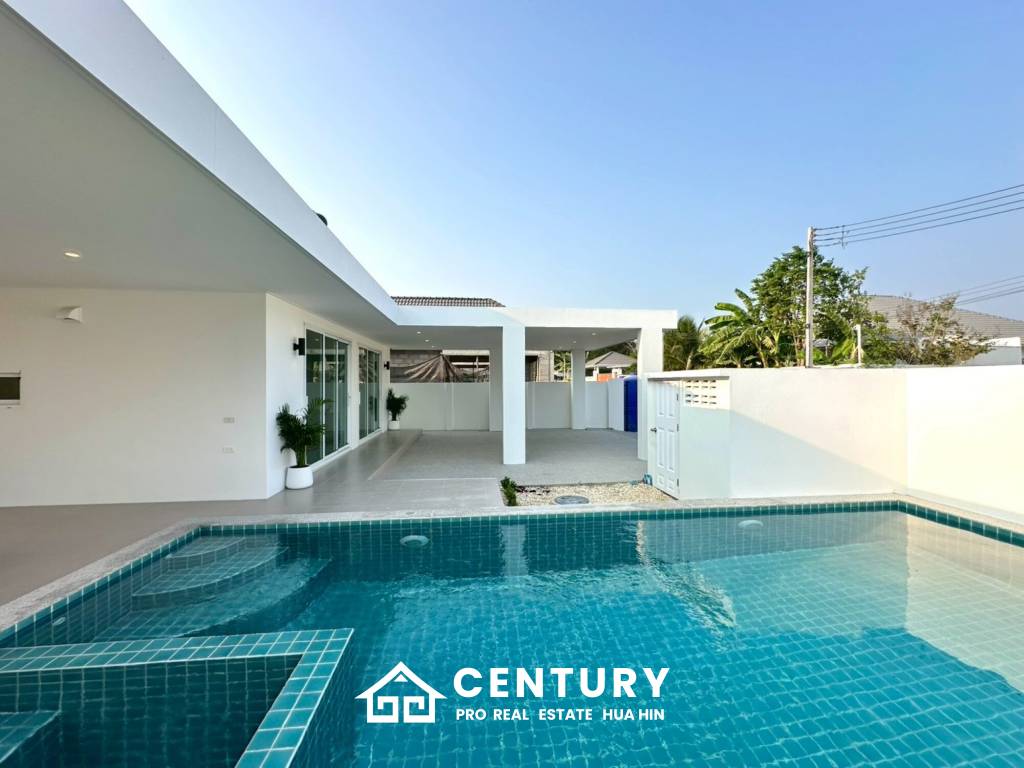 BRAND NEW VILLA NEAR BLACK MOUNTAIN GOLF COURSE : 3 bed modern pool villa
