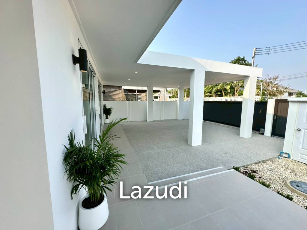 BRAND NEW VILLA NEAR BLACK MOUNTAIN GOLF COURSE : 3 bed modern pool villa