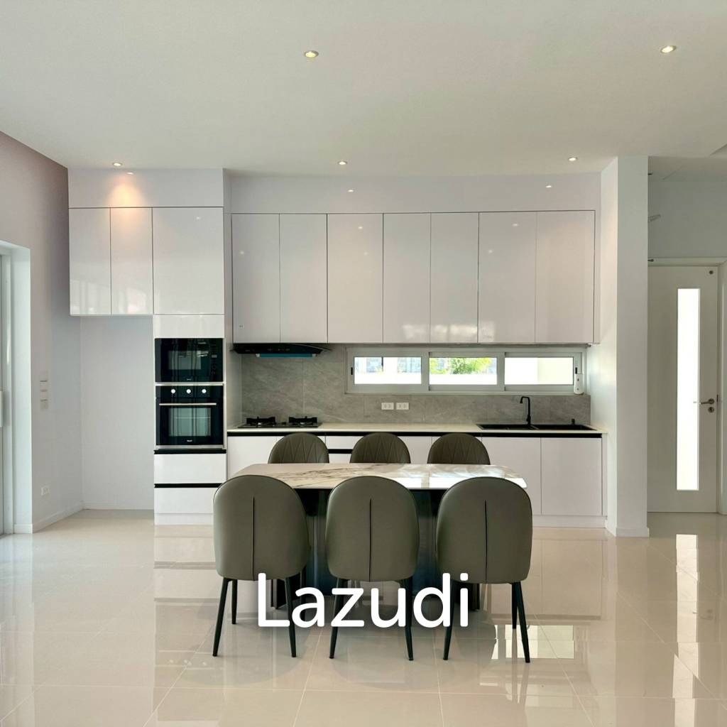 BRAND NEW VILLA NEAR BLACK MOUNTAIN GOLF COURSE : 3 bed modern pool villa