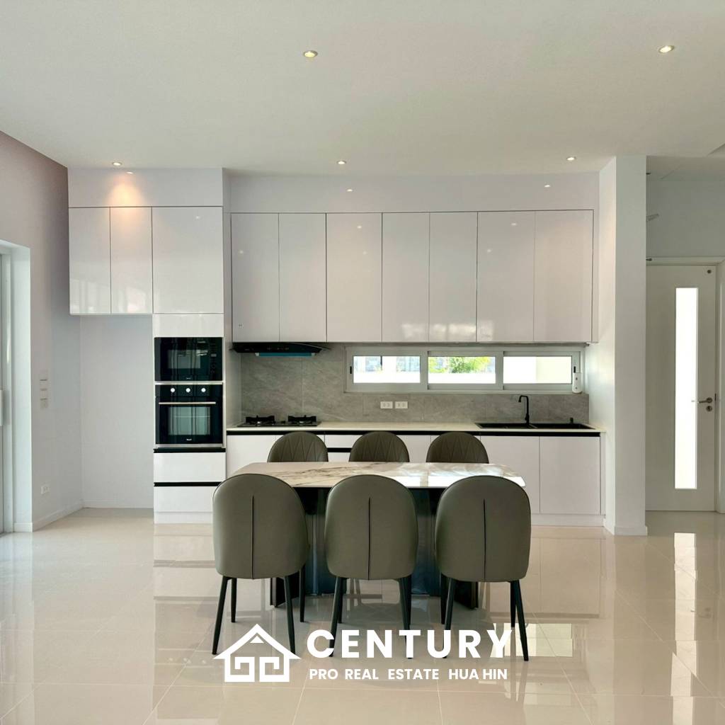 BRAND NEW VILLA NEAR BLACK MOUNTAIN GOLF COURSE : 3 bed modern pool villa