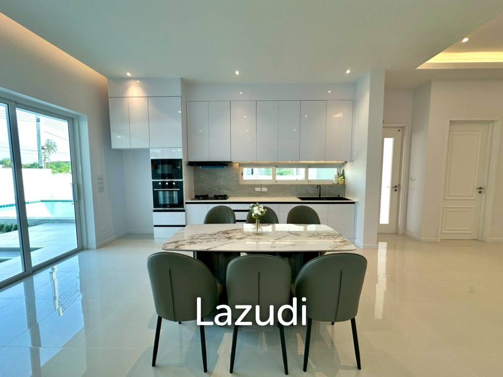 BRAND NEW VILLA NEAR BLACK MOUNTAIN GOLF COURSE : 3 bed modern pool villa