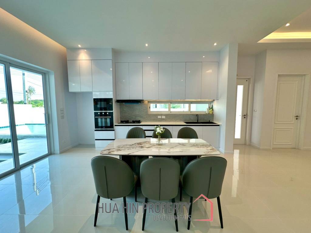 BRAND NEW VILLA NEAR BLACK MOUNTAIN GOLF COURSE : 3 bed modern pool villa