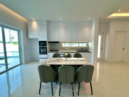 BRAND NEW VILLA NEAR BLACK MOUNTAIN GOLF COURSE : 3 bed modern pool villa