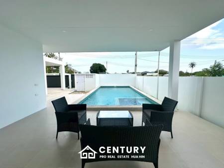 BRAND NEW VILLA NEAR BLACK MOUNTAIN GOLF COURSE : 3 bed modern pool villa