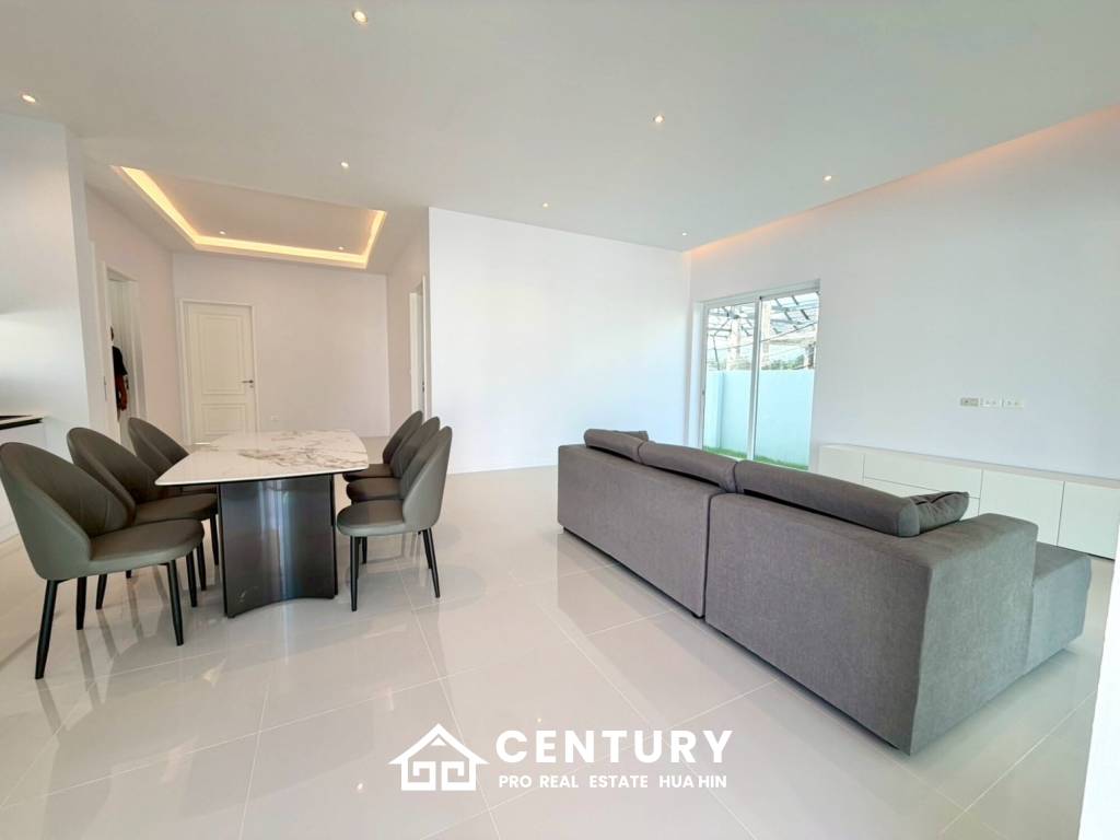 BRAND NEW VILLA NEAR BLACK MOUNTAIN GOLF COURSE : 3 bed modern pool villa