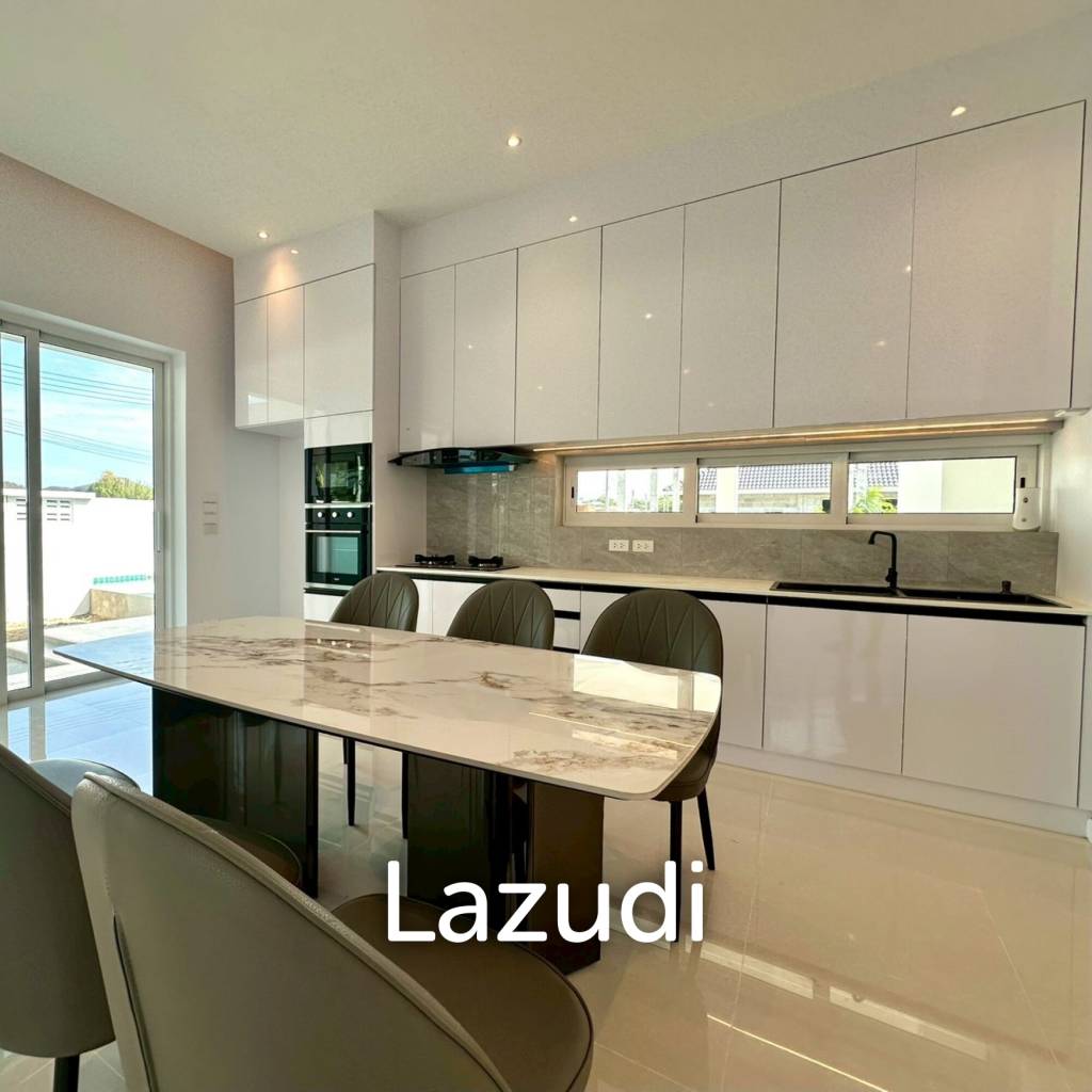 BRAND NEW VILLA NEAR BLACK MOUNTAIN GOLF COURSE : 3 bed modern pool villa