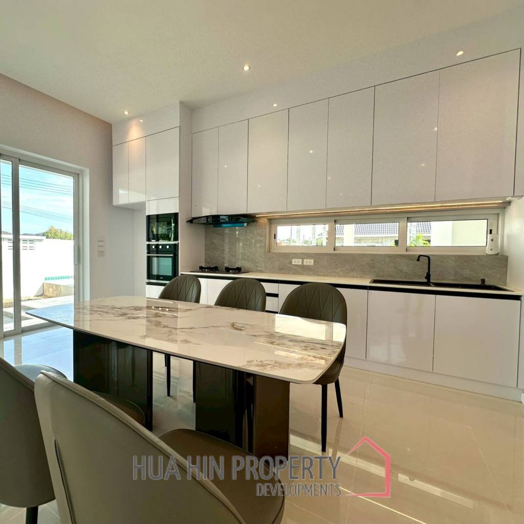 BRAND NEW VILLA NEAR BLACK MOUNTAIN GOLF COURSE : 3 bed modern pool villa