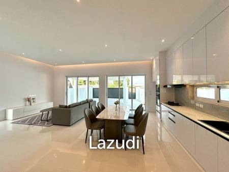 BRAND NEW VILLA NEAR BLACK MOUNTAIN GOLF COURSE : 3 bed modern pool villa