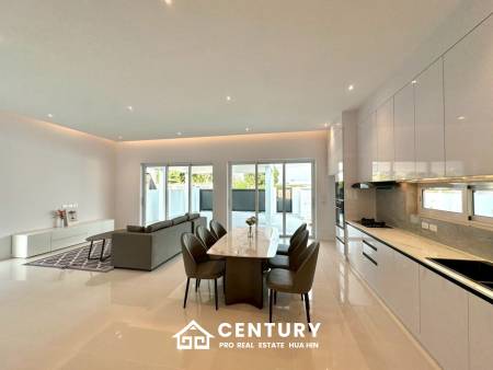 BRAND NEW VILLA NEAR BLACK MOUNTAIN GOLF COURSE : 3 bed modern pool villa