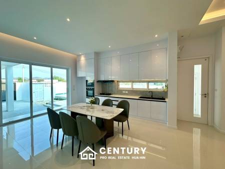 BRAND NEW VILLA NEAR BLACK MOUNTAIN GOLF COURSE : 3 bed modern pool villa