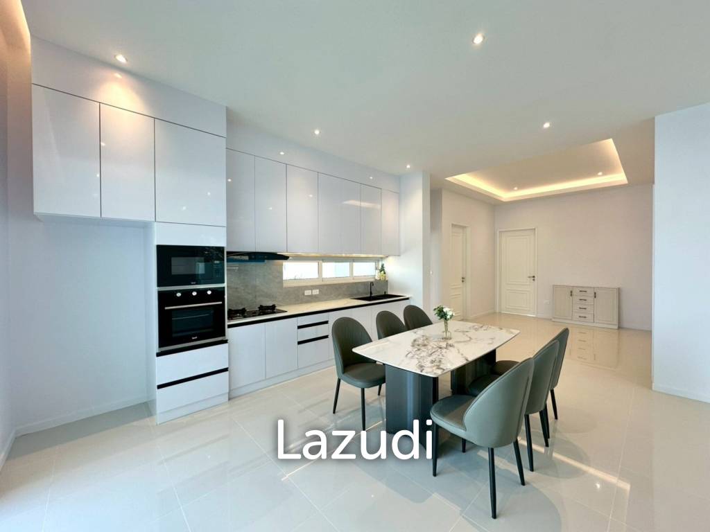 BRAND NEW VILLA NEAR BLACK MOUNTAIN GOLF COURSE : 3 bed modern pool villa