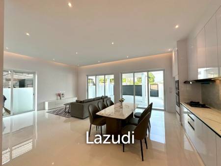 BRAND NEW VILLA NEAR BLACK MOUNTAIN GOLF COURSE : 3 bed modern pool villa