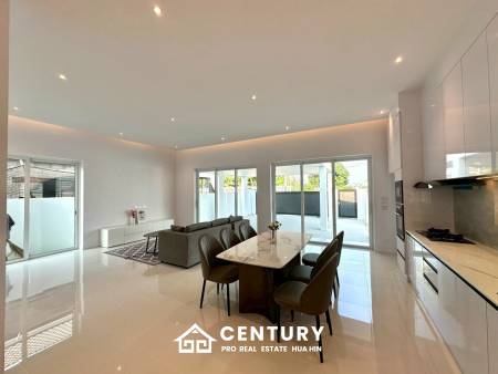 BRAND NEW VILLA NEAR BLACK MOUNTAIN GOLF COURSE : 3 bed modern pool villa