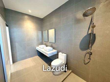 BRAND NEW VILLA NEAR BLACK MOUNTAIN GOLF COURSE : 3 bed modern pool villa