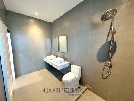 BRAND NEW VILLA NEAR BLACK MOUNTAIN GOLF COURSE : 3 bed modern pool villa
