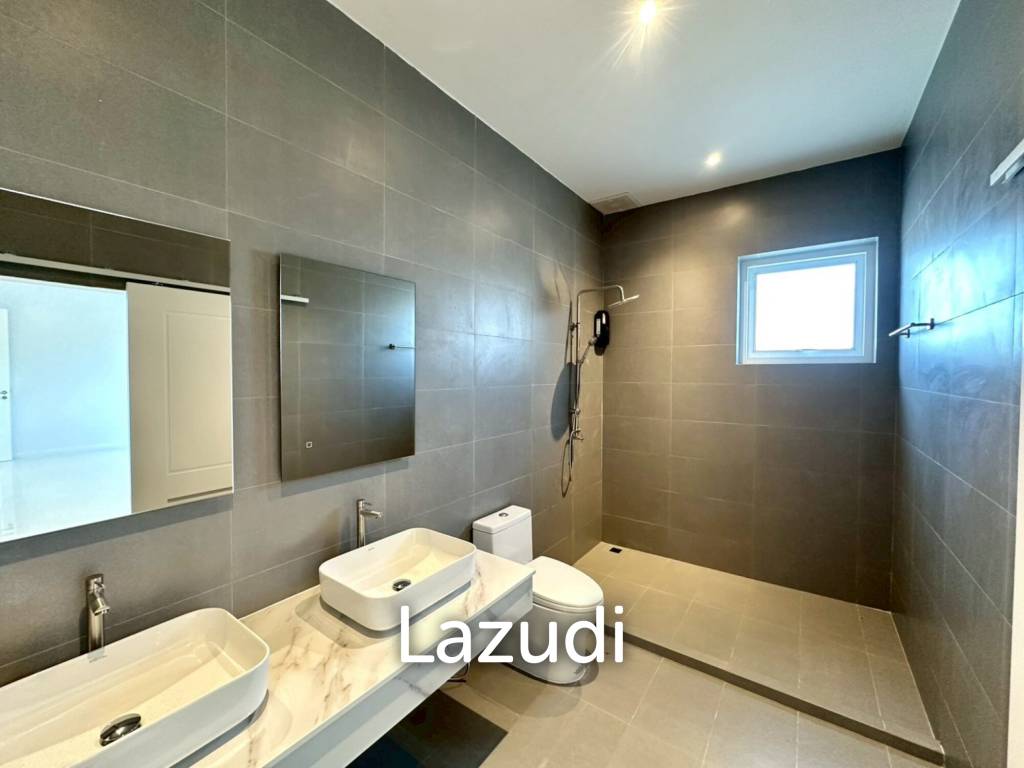 BRAND NEW VILLA NEAR BLACK MOUNTAIN GOLF COURSE : 3 bed modern pool villa