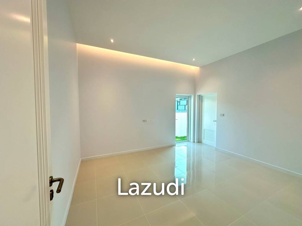 BRAND NEW VILLA NEAR BLACK MOUNTAIN GOLF COURSE : 3 bed modern pool villa