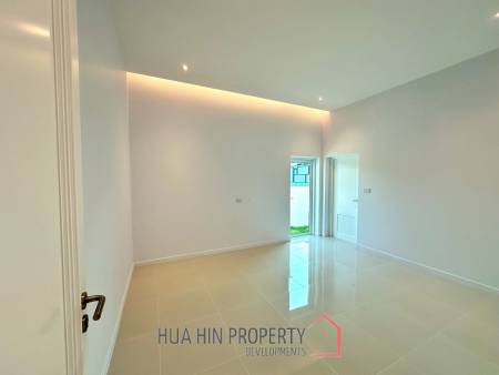 BRAND NEW VILLA NEAR BLACK MOUNTAIN GOLF COURSE : 3 bed modern pool villa