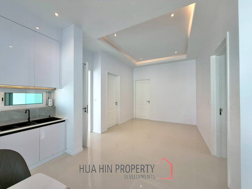 BRAND NEW VILLA NEAR BLACK MOUNTAIN GOLF COURSE : 3 bed modern pool villa