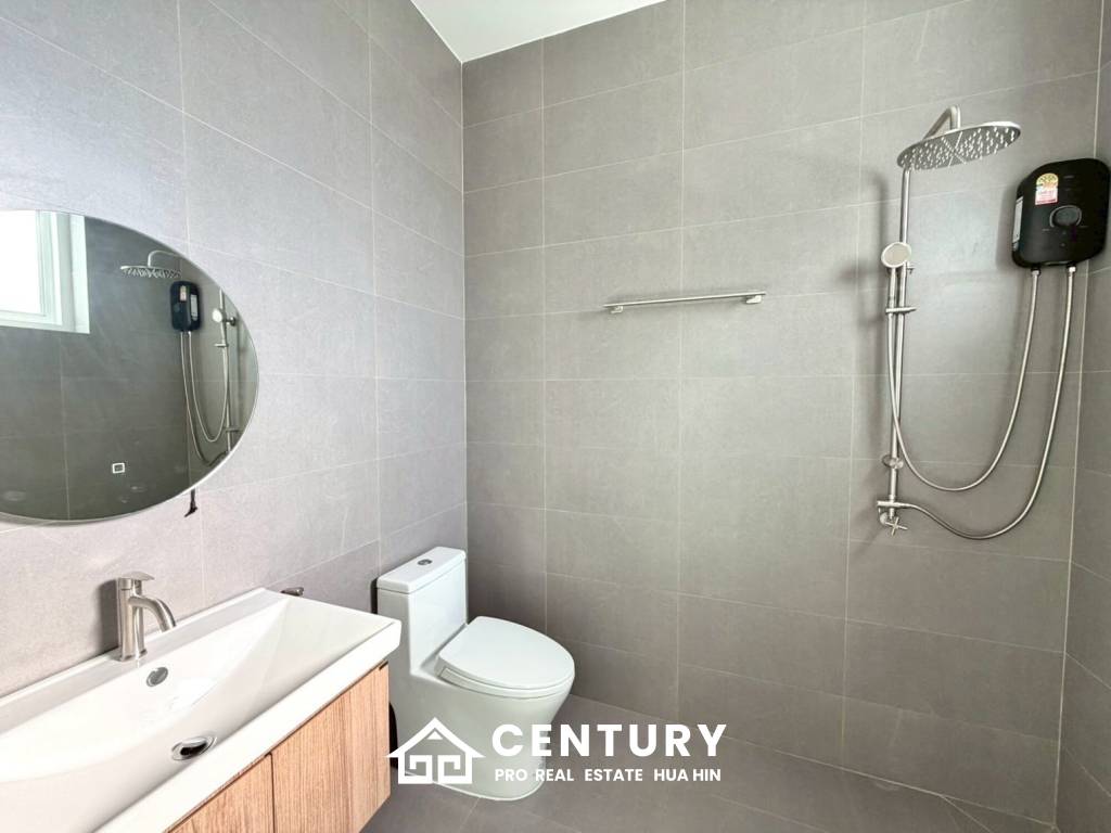 BRAND NEW VILLA NEAR BLACK MOUNTAIN GOLF COURSE : 3 bed modern pool villa