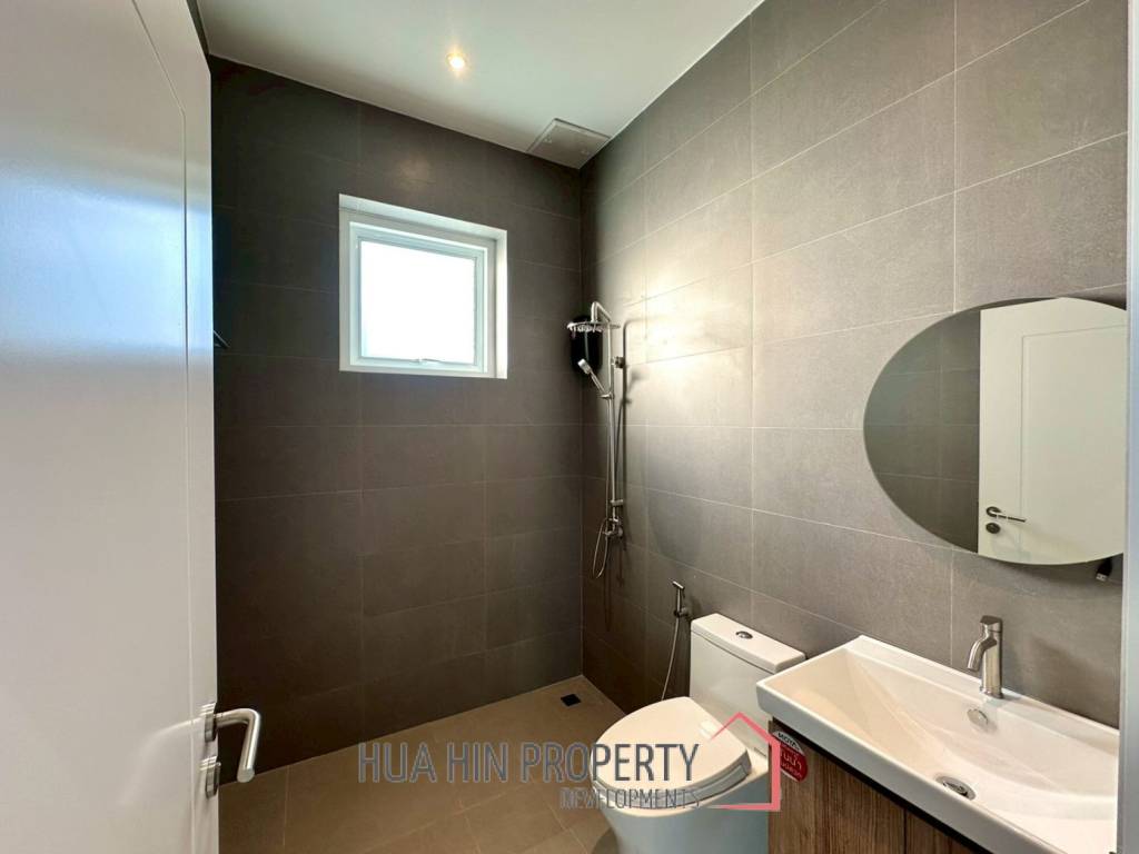 BRAND NEW VILLA NEAR BLACK MOUNTAIN GOLF COURSE : 3 bed modern pool villa