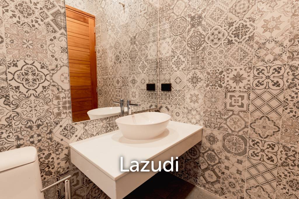 Modern 4-Bedroom Sea View Villa in Chaweng Hills