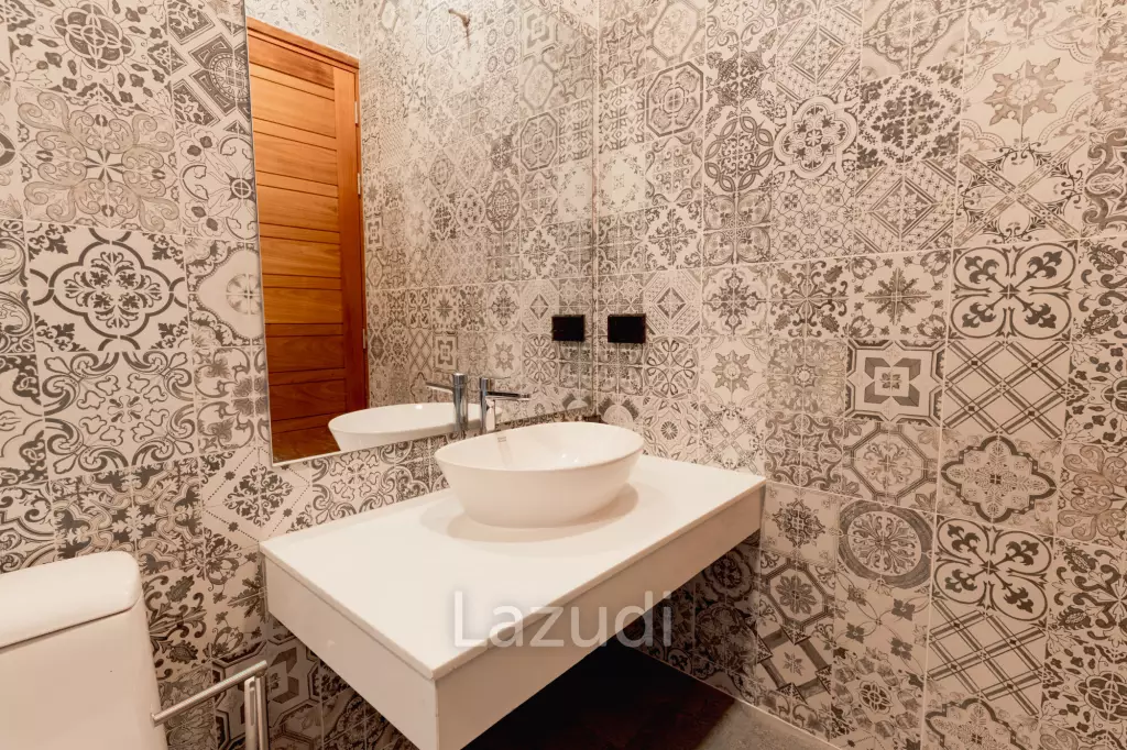 Modern 4-Bedroom Sea View Villa in Chaweng Hills